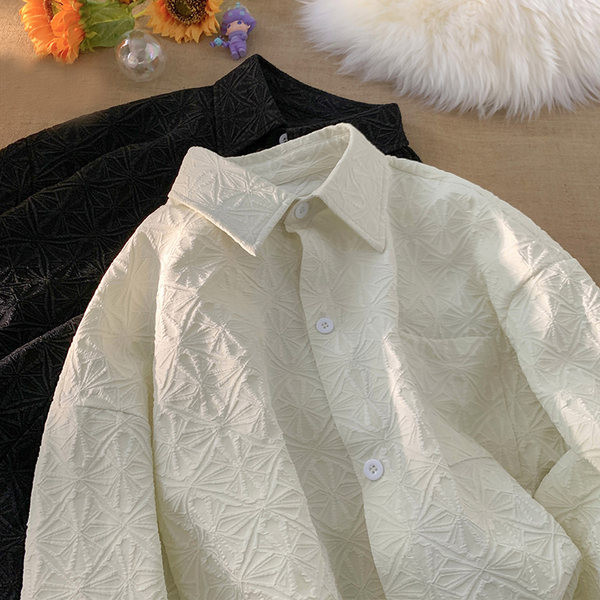 Moodne meeste särk klassikalise krae ja taskuga, uus mudel