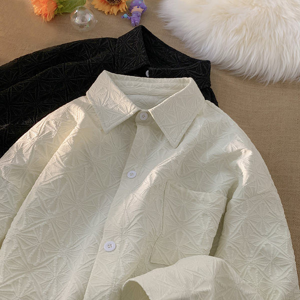 Moodne meeste särk klassikalise krae ja taskuga, uus mudel