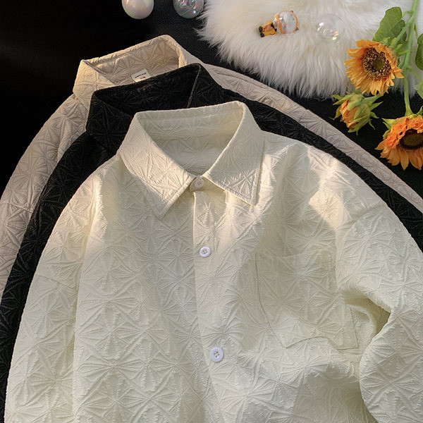 Moodne meeste särk klassikalise krae ja taskuga, uus mudel