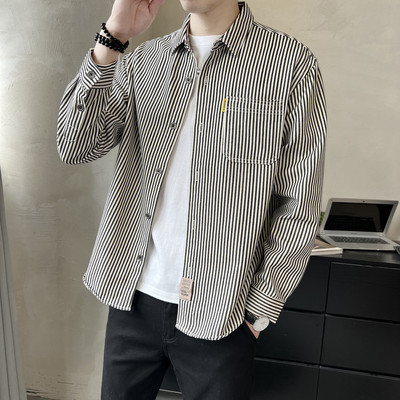 Meeste pikkade varrukatega triibuline taskuga särk