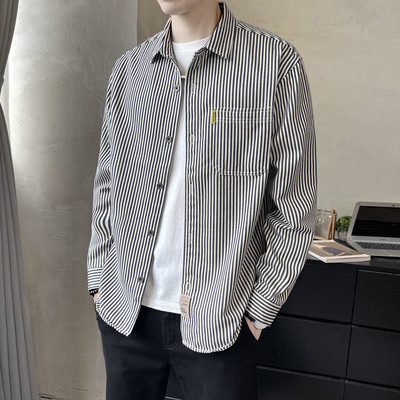 Meeste pikkade varrukatega triibuline taskuga särk