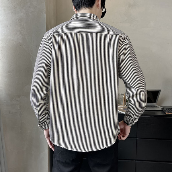 Meeste pikkade varrukatega triibuline taskuga särk