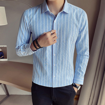 Férfi hosszú ujjú csíkos testhezálló modelling