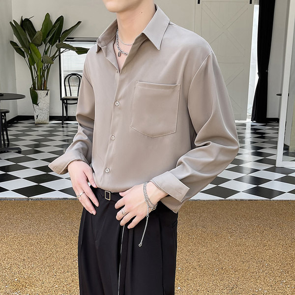 Férfi elegáns ing tiszta modell zsebbel