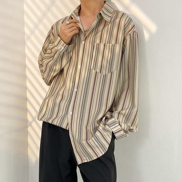 Alkalmi férfi őszi ing zsebbel és gombokkal