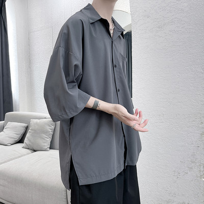 Ühevärviline klassikalise krae ja 3/4 varrukatega meestesärk