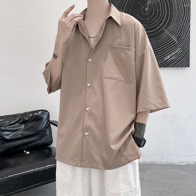 Ühevärviline klassikalise krae ja 3/4 varrukatega meestesärk