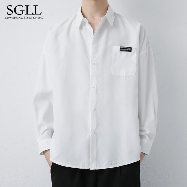 Įprasti vyriški rudeniški marškiniai ilgomis rankovėmis klasikine apykakle