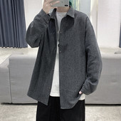 Moodne klassikalise krae ja pikkade varrukatega meeste särk