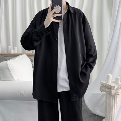 Klassikalise kraega meeste särk erinevates värvides