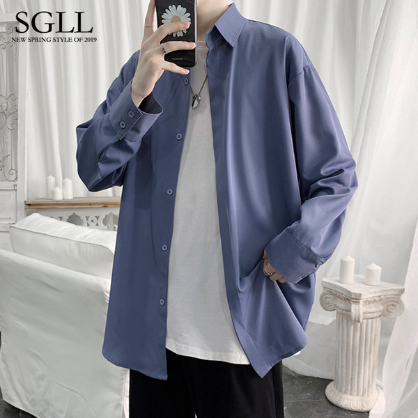 Klassikalise kraega meeste särk erinevates värvides