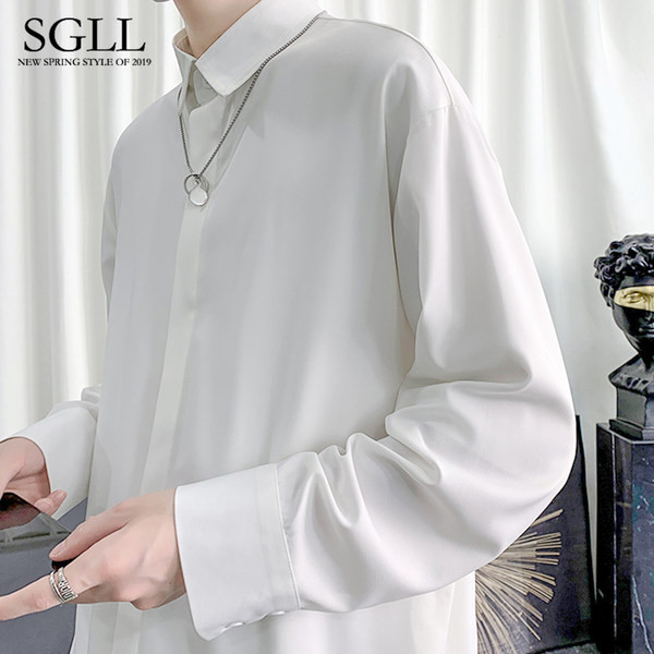 Klassikalise kraega meeste särk erinevates värvides