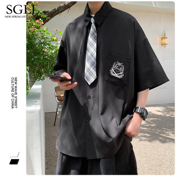 Platūs vyriški marškinėliai su kišenėle – baltos ir juodos spalvos