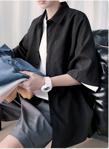 Tiszta modell férfi ing zsebbel és gombokkal