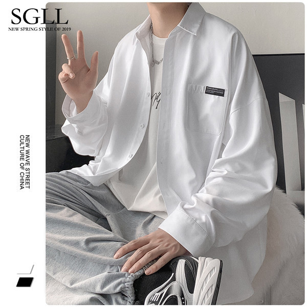 Alkalmi férfi ing klasszikus gallérral és zsebbel