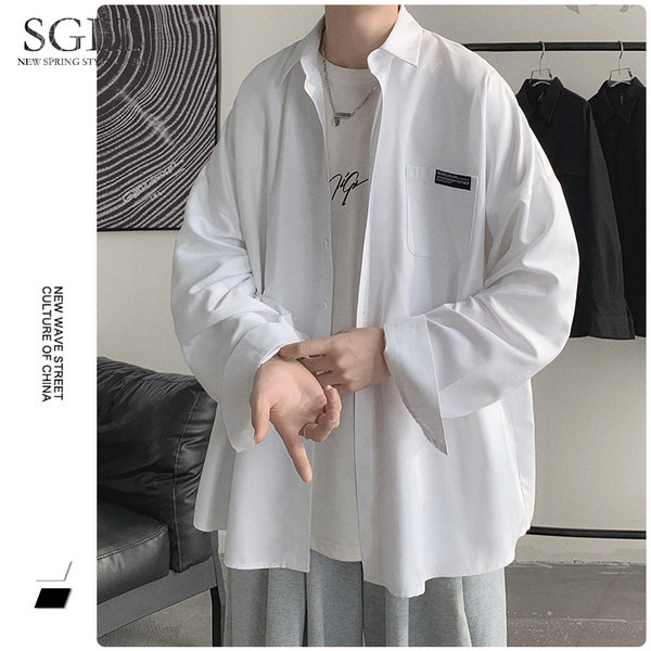 Alkalmi férfi ing klasszikus gallérral és zsebbel