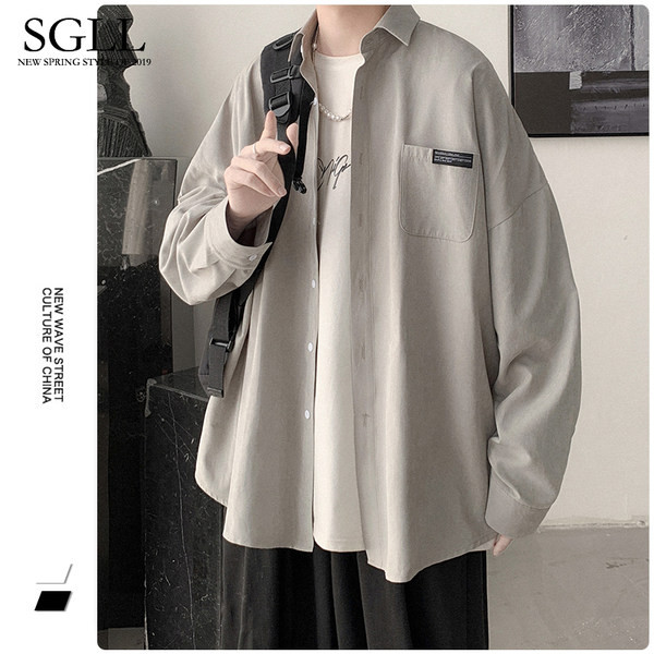 Alkalmi férfi ing klasszikus gallérral és zsebbel