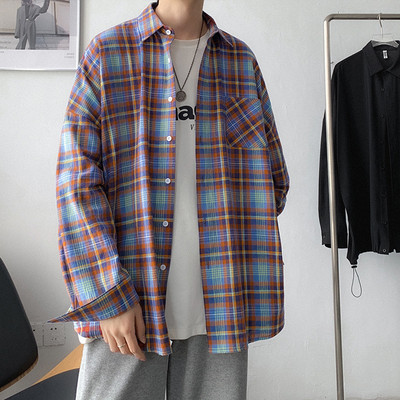 Férfi kockás ing klasszikus gallérral és zsebbel