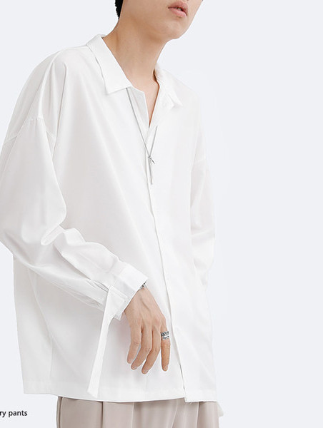 Vyriškų marškinėlių modelis ilgomis rankovėmis ir apykakle