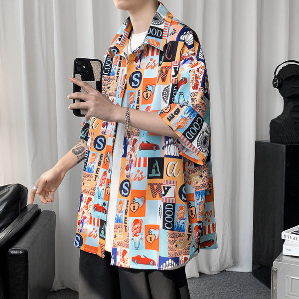 Vyriški laisvi marškiniai trumpomis rankovėmis ir raštu