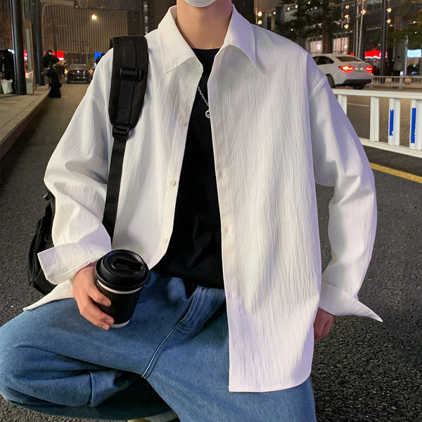 Letisztult modell férfi ing klasszikus gallérral