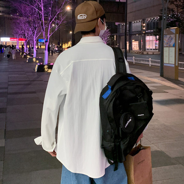 Letisztult modell férfi ing klasszikus gallérral