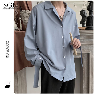 Καθαρό μοντέλο ανδρικό πουκάμισο σε διάφορα χρώματα