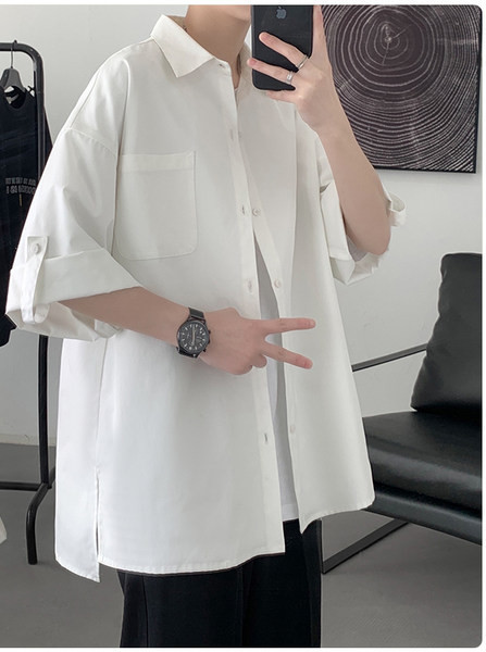 Ανδρικό πουκάμισο με κλασικό γιακά, κουμπιά και τσέπη