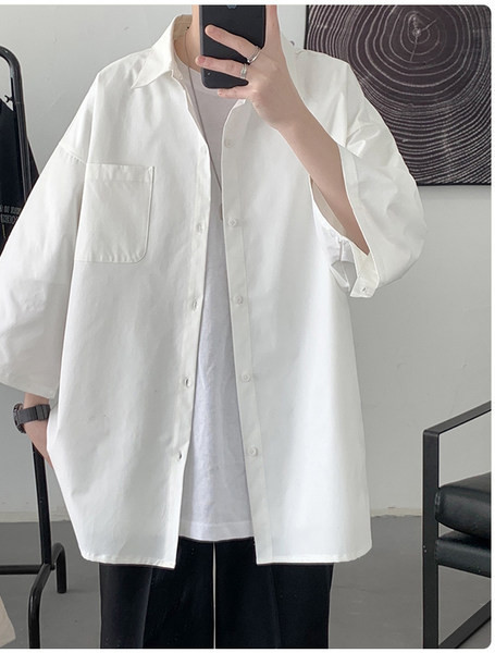 Ανδρικό πουκάμισο με κλασικό γιακά, κουμπιά και τσέπη