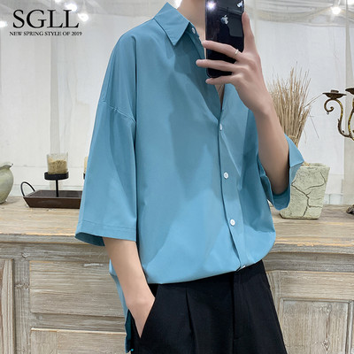 Letisztult modell férfi ing klasszikus gallérral