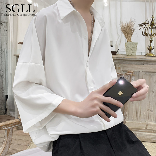 Letisztult modell férfi ing klasszikus gallérral