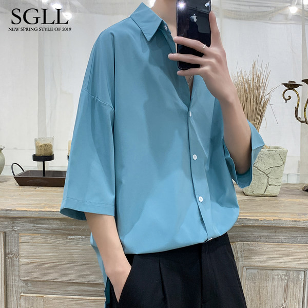 Letisztult modell férfi ing klasszikus gallérral