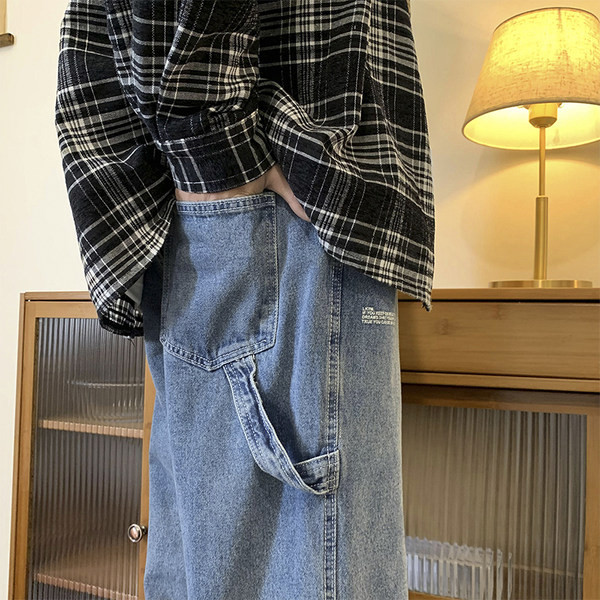 Naiste laia säärega teksased taskuga