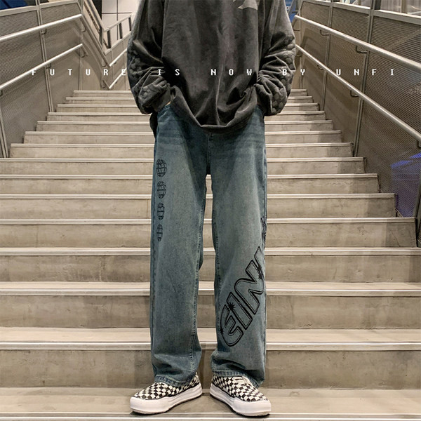 Ανδρικά τζιν casual με γράμματα
