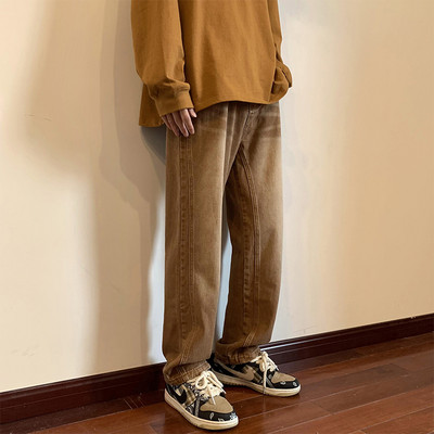 Meeste teksad mitmes värvitoonis, puhas mudel