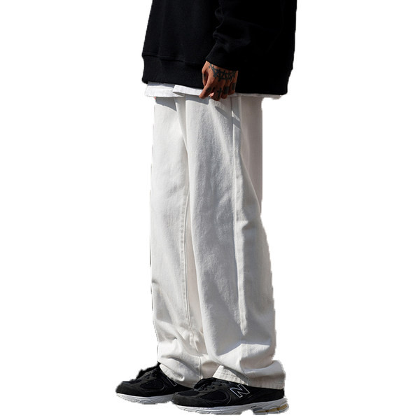 Paprasti vyriški džinsai švaraus dizaino