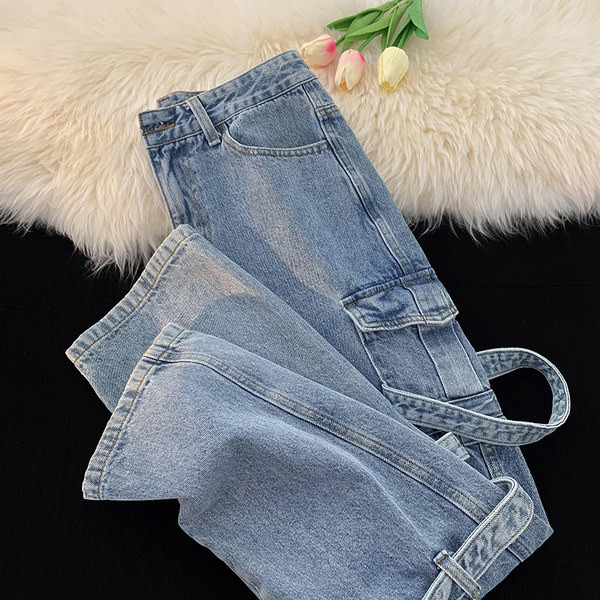 Vyriškų džinsų švarus modelis su kišene