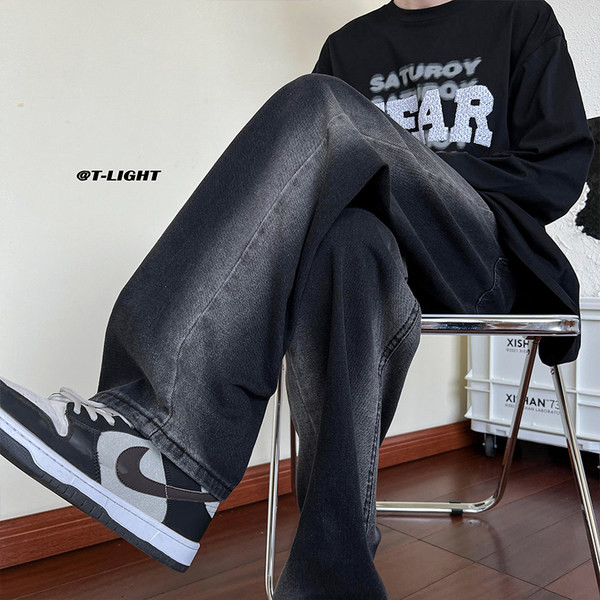 Paprasti vyriški džinsai su kišenėmis