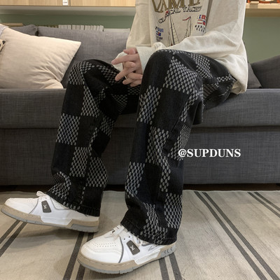 Plačias languotas vyriškas džinsas su raišteliais