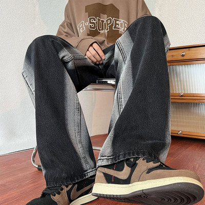 Μοντέρνο ανδρικό φαρδύ τζιν