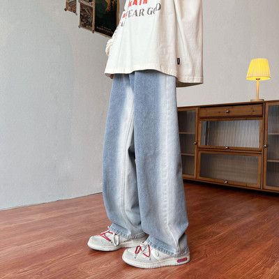 Μοντέρνο ανδρικό φαρδύ τζιν