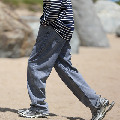 Mitmes värvitoonis retro stiilis meeste teksad