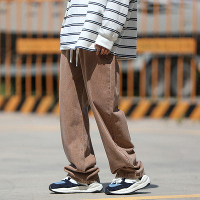 Mitmes värvitoonis retro stiilis meeste teksad