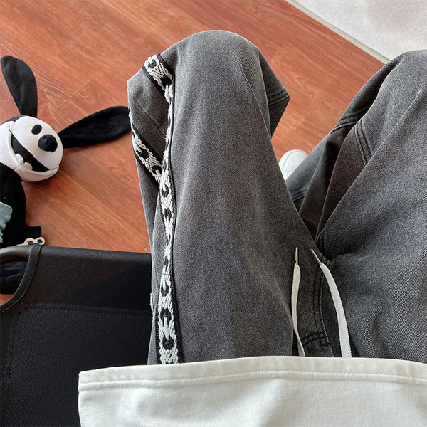 Férfi alkalmi farmernadrág kéttónusú díszítéssel