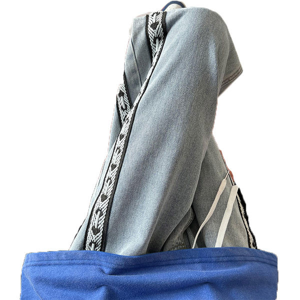 Férfi alkalmi farmernadrág kéttónusú díszítéssel