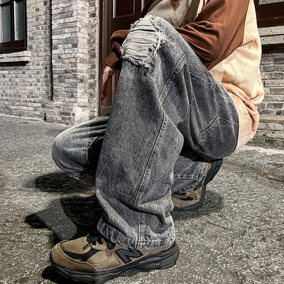 Trijų spalvų vyriški džinsai su kirptais motyvais