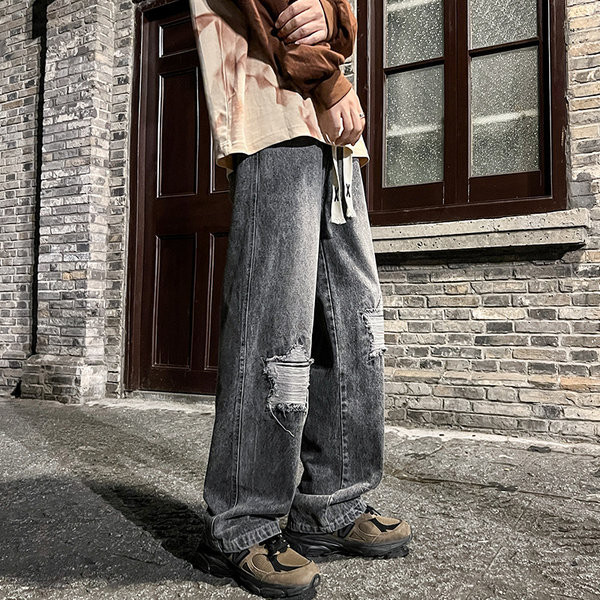 Trijų spalvų vyriški džinsai su kirptais motyvais