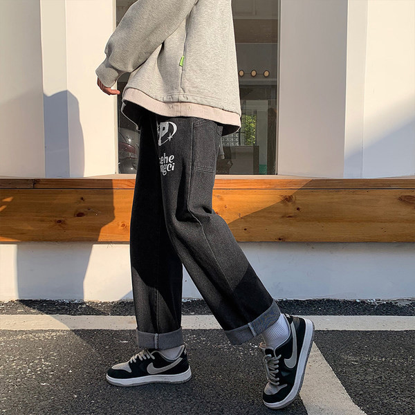 Kahes värvitoonis kirjaga meeste teksad