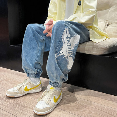 Vyriški džinsai su dviejų spalvų raštu