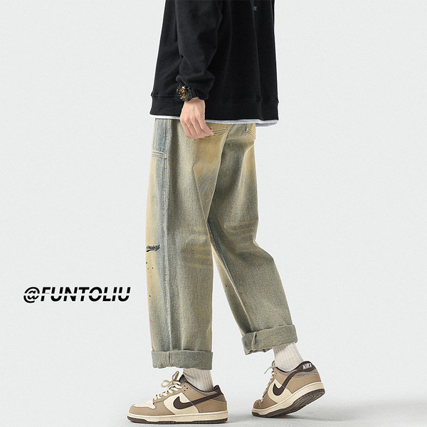 Νέο μοντέλο ανδρικού τζιν με τσέπη σε δύο χρώματα